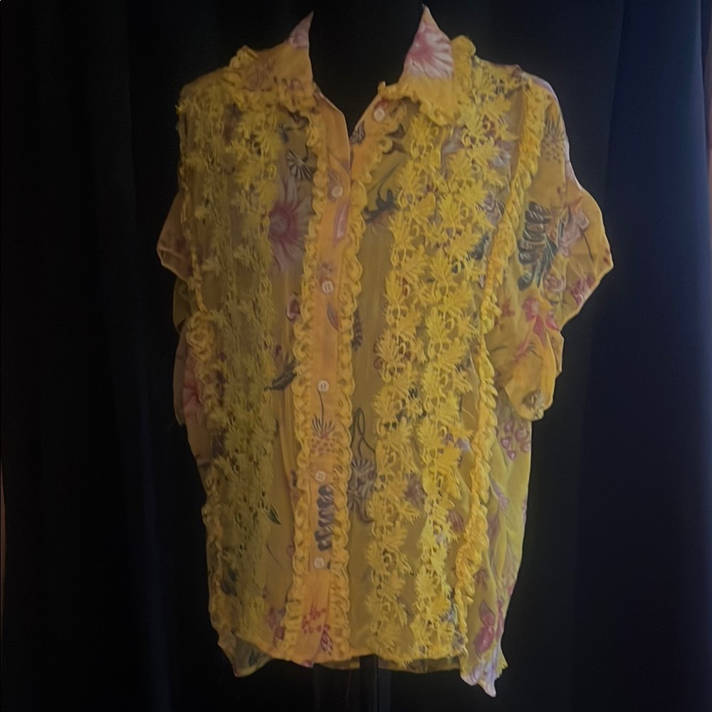 POL Yellow Floral Lace Button Down Shirt